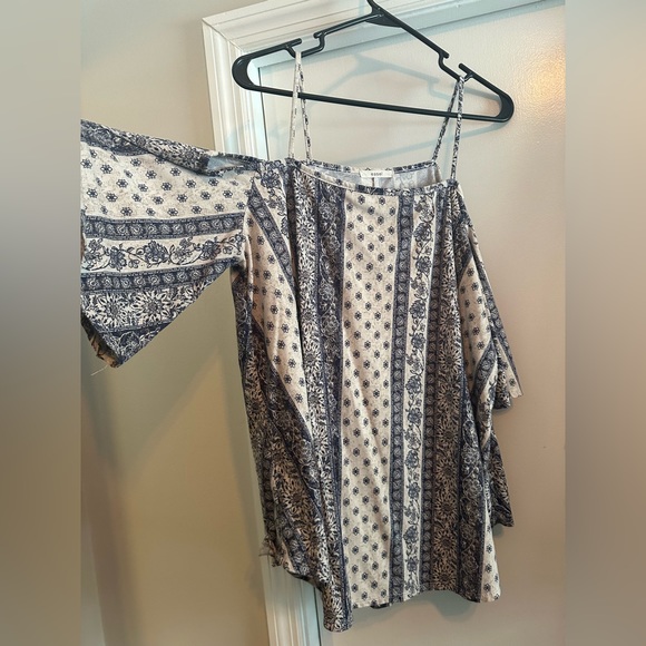 Off the shoulder easel top - Picture 2 of 4